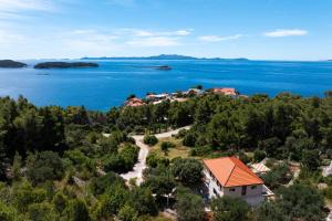 Family-friendly house with hot tub Prizba, Korcula - 15468