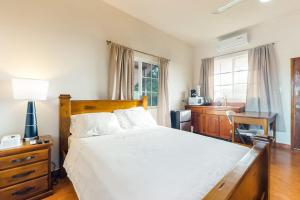 Grampa Puli at Isebei Guest House -Gold Standard Certified