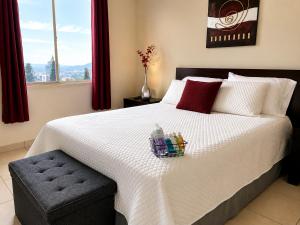 Beautiful apartment, Terrace with incredible view, 3 bdr, Escalon, Exclusive, Secure