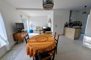 Cosy 74 m 800m from the beach