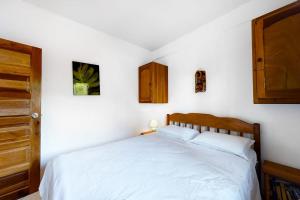 Cozy Suite w WiFi AC Shared Sundeck & Pool - Rooftop with Great Views