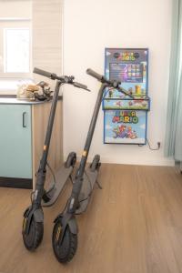 Nuevo, Maquina Arcade, Patinetes y Parking