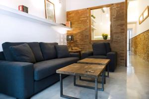 UNIQUE ARCHITECTS APARTMENT IN TRENDY CENTRAL POBLE SEC By MyRentalHost