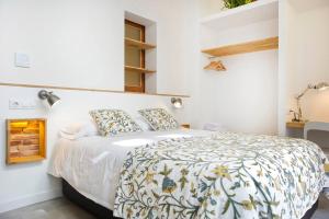 UNIQUE ARCHITECTS APARTMENT IN TRENDY CENTRAL POBLE SEC By MyRentalHost