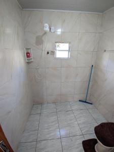 Casa compartilhada totalmente equipada com terraço e excelente vista
