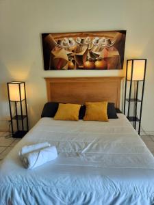 Spacious Studio Close to the Beach & Shops 2339