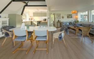 4 Bedroom Lovely Home In Glesborg
