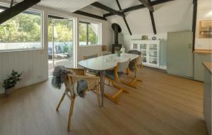 4 Bedroom Lovely Home In Glesborg