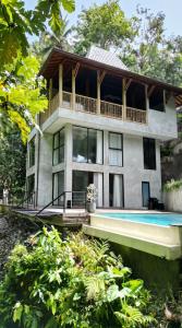 Bamboolina Villa - Jungle Retreat with River Access