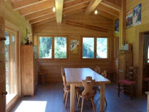 Chalet calme avec cheminÃ©e - 8 pers. - FR-1-886-54