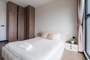 Minimal Luxury Apartment District 4