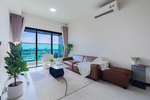 Minimal Luxury Apartment District 4