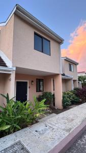 New 3BR Townhouse in Gated Aqueducts