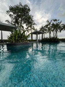 Skylake Suites