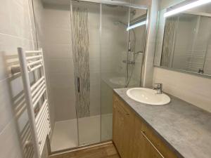 Appartement moderne, central - 6 pers. - FR-1-886-106