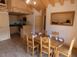 Appartement spacieux au cœur du village - 8 pers. - FR-1-886-129