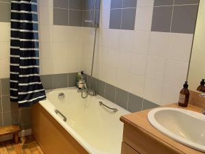 Chalet cosy, animaux admis, vue montagne - 11 pers. - FR-1-886-127