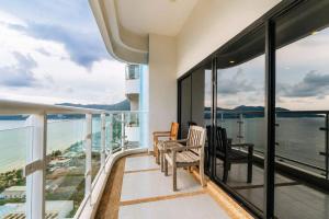 Ocean View 3BR Penthouse Central Patong #C328