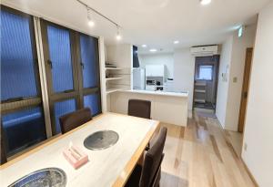 浅草小胎楼一户建Asakusa Hanahi Asakusa Temple Villa 3 min walk to Asakusa Temple Direct access to Narita and Haneda Airport