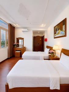 DAHLIALAND SAIGON HOTEL & SWIMMING PooL