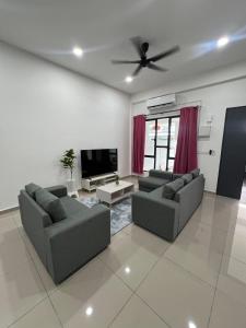 5BR 4Bath Homestay with Snooker Table Sitiawan