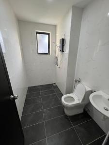 5BR 4Bath Homestay with Snooker Table Sitiawan