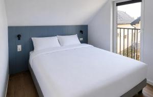 2 Bedroom Lovely Home In Rowy
