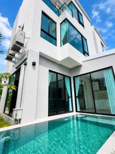 Modern Pool Villa Near BKK Airport 6 Guests