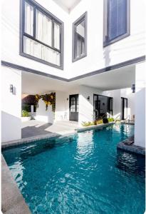 6 Bedroom Waterfall Pool Villa, Near Arcadia- Lune&Palm Pool Villa