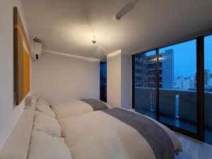 b hotel Lafort honkawa - New 2BR Apt 5 min Walk to Peace Park Sleeps 6