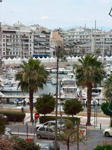 Eintou - Pasalimani Marina Views Piraeus