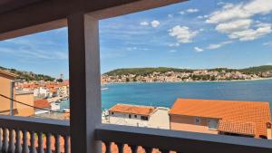 Apartmany Tisno Perica