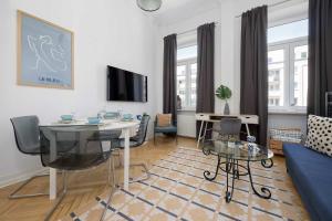 Unique Studio with Remote Work Space in Warsaw by Noclegi Renters