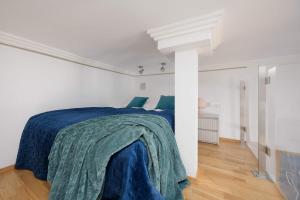Unique Studio with Remote Work Space in Warsaw by Noclegi Renters