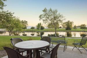Country Inn & Suites by Radisson, Ankeny - Des Moines