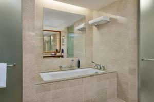 DoubleTree By Hilton Muscat Al Waha