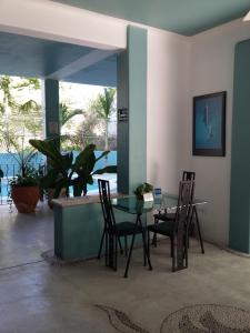 Delphinus Inn