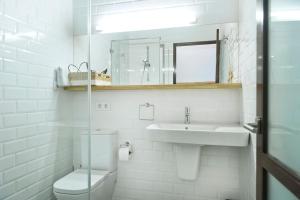 UNIQUE ARCHITECTS APARTMENT IN TRENDY CENTRAL POBLE SEC By MyRentalHost