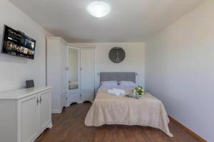 1BR Seafront Apartment Sanja Karlobag - Happy Rentals