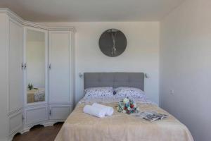 1BR Seafront Apartment Sanja Karlobag - Happy Rentals