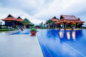 Heritage Village Resort