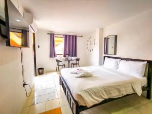 Patong Canal Villa 201