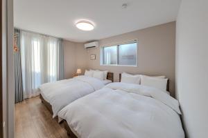 Nikyo Kaze 3 toilets, 2 bathrooms 4 minutes to the station villa in Osaka