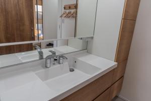 Nikyo Kaze 3 toilets, 2 bathrooms 4 minutes to the station villa in Osaka