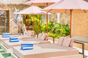 Villa El Gaucho: Brand New 9BDR Prime Location