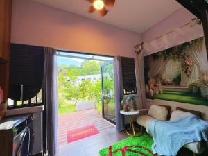 Lovely Luxury Lakeview