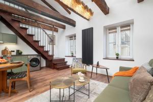 Functional & Modern Studio in the City Center by Noclegi Renters