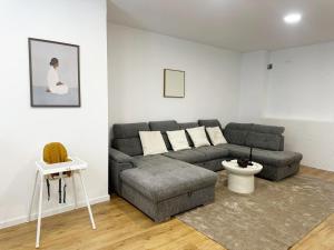 Stylish 3BR Apt with Living Room in Central Ghent