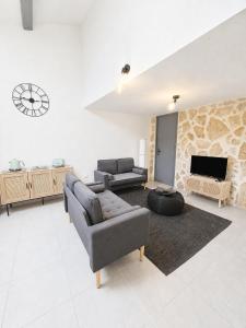 Charmant Appartement à NANS LES PINS