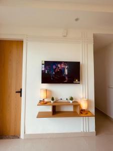 Prema Stays Luxury Studio with Balcony